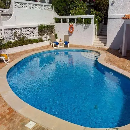 Casa Cerro - 5 Bedrooms - Private Pool - Short Walk To The Centre No Car Required - Albufeira