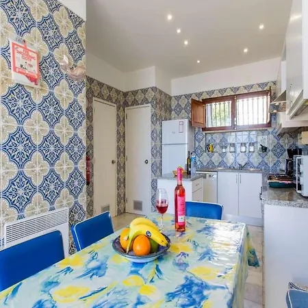 Casa Cerro - 5 Bedrooms - Private Pool - Short Walk To The Centre No Car Required - * Albufeira