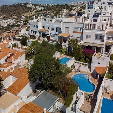 Casa Cerro - 5 Bedrooms - Private Pool - Short Walk To The Centre No Car Required - * Albufeira